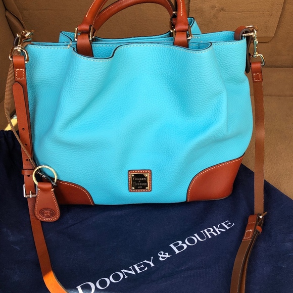 Dooney & Bourke Handbags - Dooney & Bourke Large Leather Barlow Handbag 🌺